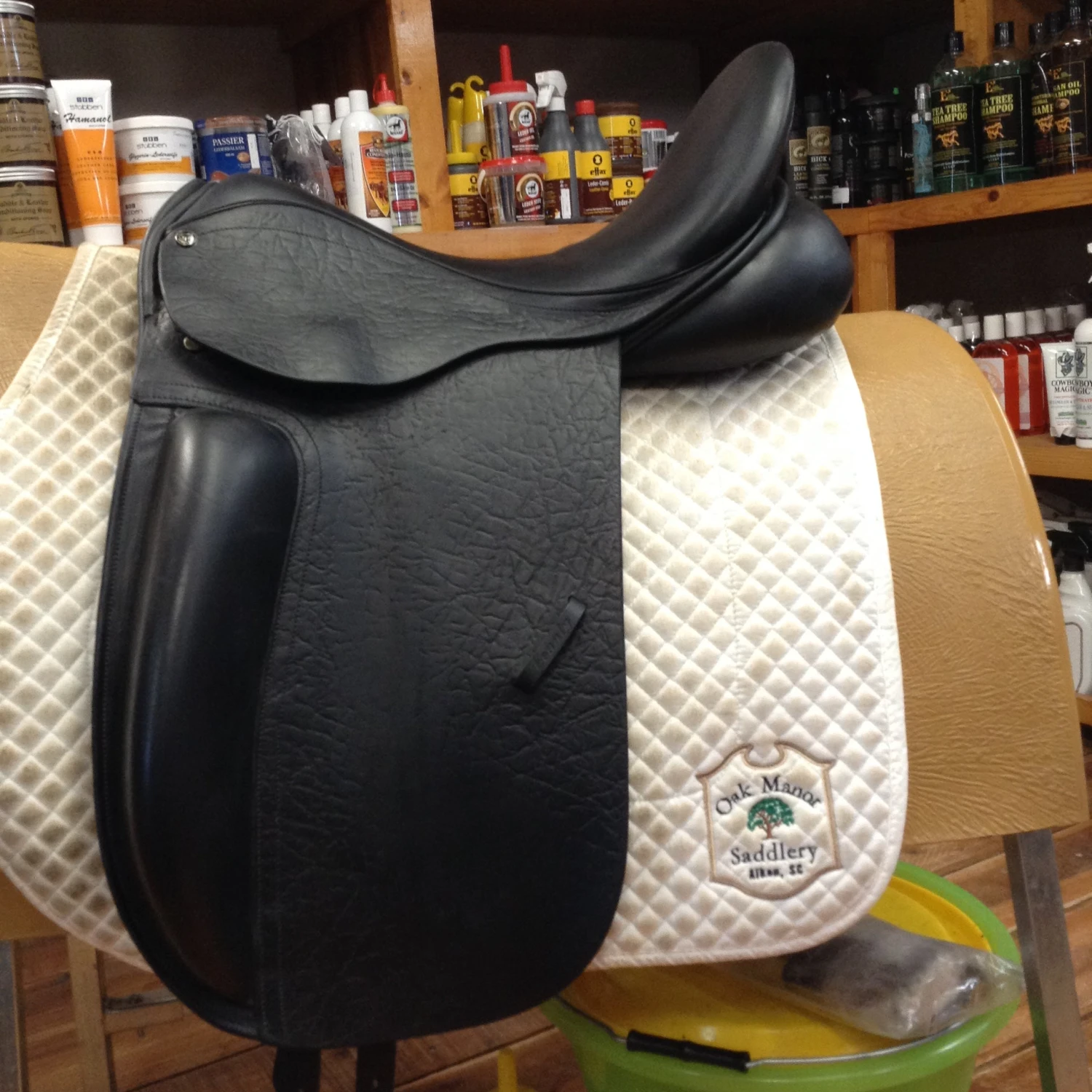 County Fusion Springtree Dressage Saddle - 17.5" 1 County Fusion Springtree Dressage Saddle - 17.5"