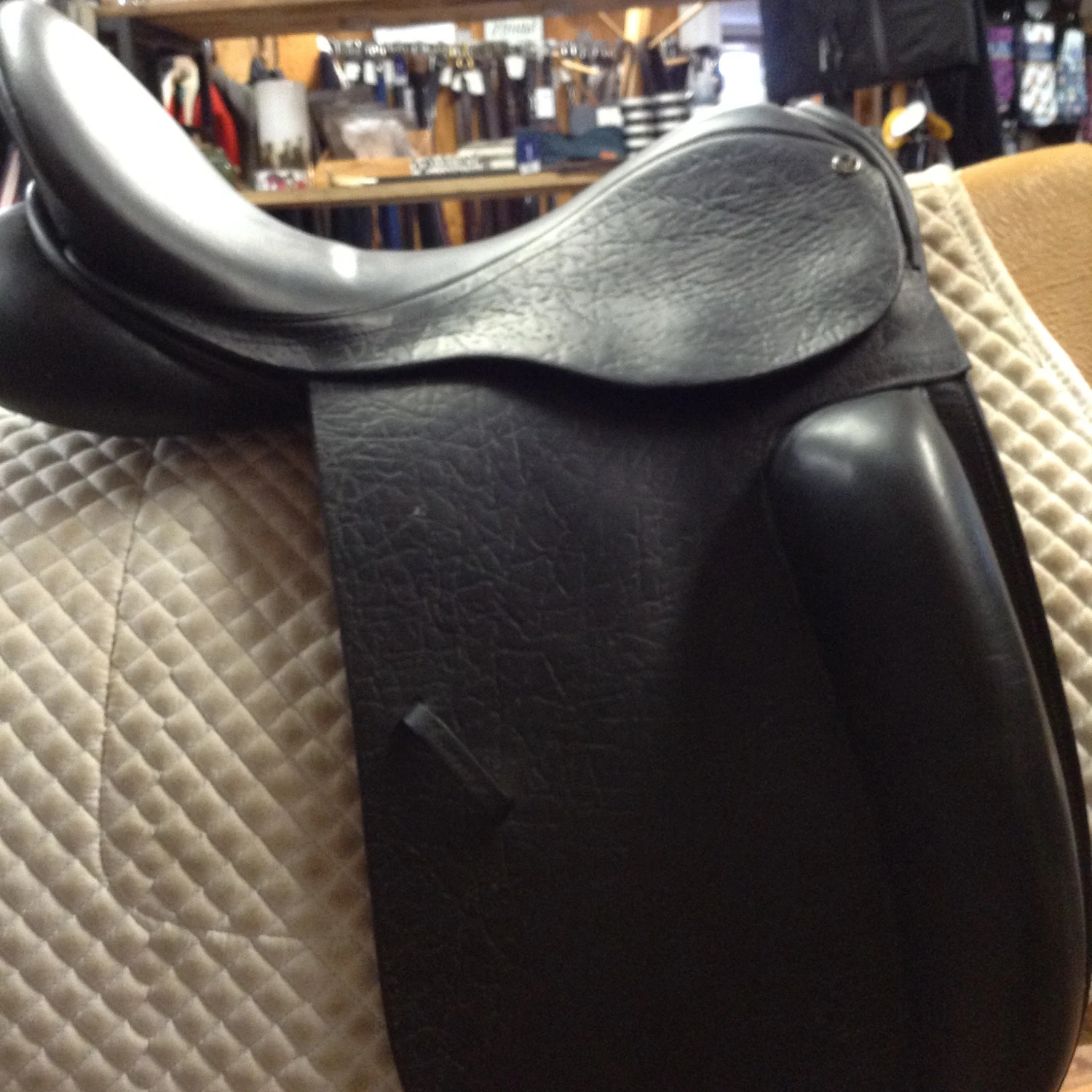 County Fusion Springtree Dressage Saddle - 17.5" 2 County Fusion Springtree Dressage Saddle - 17.5" - Image 2