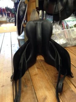 Prestige Dressage Saddle - 17" 14 Prestige Dressage Saddle - 17" -For the Horse Store IMG 3972