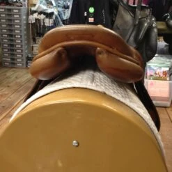 Luc Childeric Jump Saddle 17" -For the Horse Store IMG 4069
