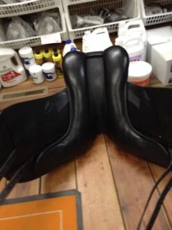 PDS Carl Hester Collection Monoflap Dressage Saddle -For the Horse Store IMG 4309