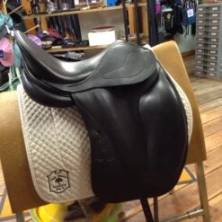 Bruno Delgrange Dressage Saddle - 18" -For the Horse Store IMG 4346