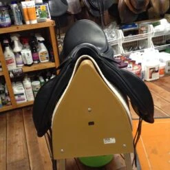 Bruno Delgrange Dressage Saddle - 18" -For the Horse Store IMG 4347