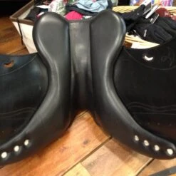 Bruno Delgrange Dressage Saddle - 18" -For the Horse Store IMG 4349