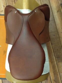 Butet Saumur Close Contact Jump Saddle - 17.5" 11 Butet Saumur Close Contact Jump Saddle - 17.5" -For the Horse Store IMG 4410