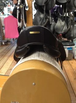 CWD SEO5 2017 Dressage Saddle - 18" -For the Horse Store IMG 4433