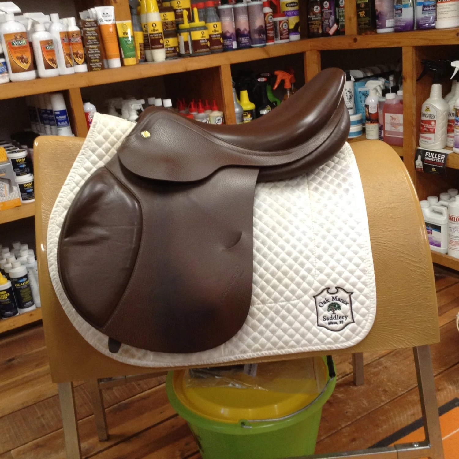 Prestige Archimede 2 Jump Saddle - 16" 1 Prestige Archimede 2 Jump Saddle - 16"