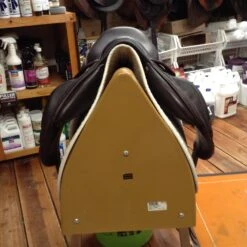 Devoucoux Chiberta Monoflap Jump Saddle- 17.5" -For the Horse Store IMG 4526