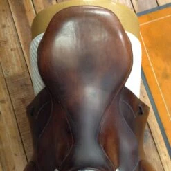 Devoucoux Barritz O Jump Saddle - 16.5" -For the Horse Store IMG 4597