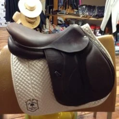 SOLD Devoucoux Biarritz S - 18" -For the Horse Store IMG 4759