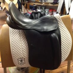 SOLD County Perfection Dressage Saddle - 17.5" SOLD -For the Horse Store IMG 4824
