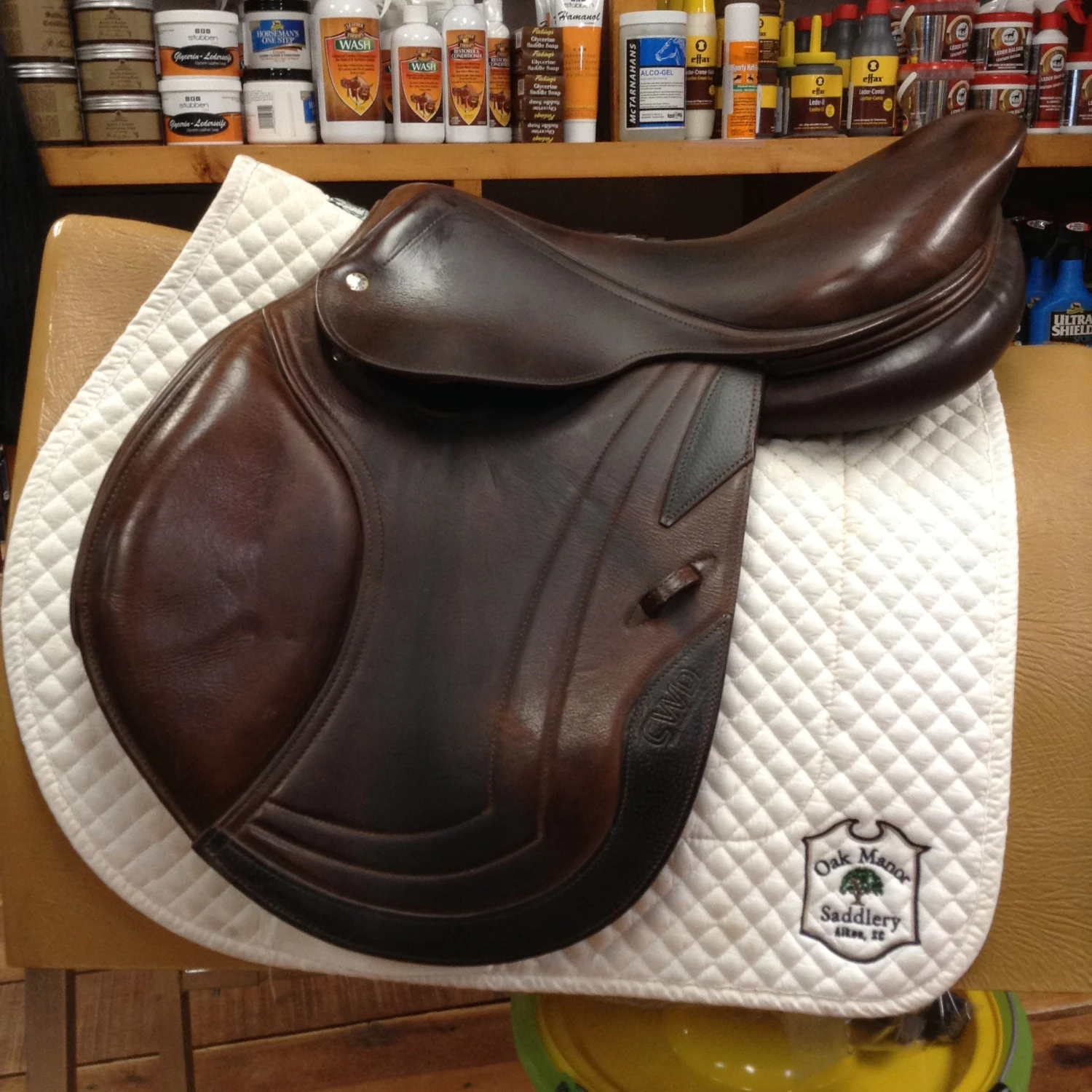 2013 CWD Close Contact Jump Saddle -17" 1 2013 CWD Close Contact Jump Saddle -17"