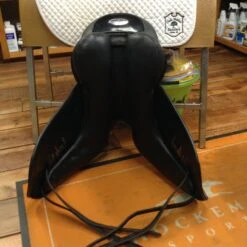 Frank Baines Union Lux - 18" -For the Horse Store IMG 4883