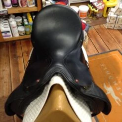 Albion SLK Dressage Saddle - 17.5" -For the Horse Store IMG 4893