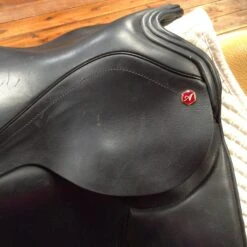 Albion SLK Dressage Saddle - 17.5" -For the Horse Store IMG 4896