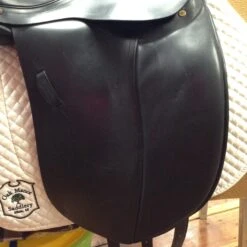 Albion SLK Dressage Saddle - 17.5" -For the Horse Store IMG 4898