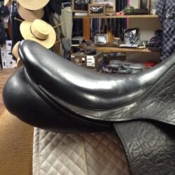 County Solution Jump Saddle - 17.5" -For the Horse Store IMG 4947