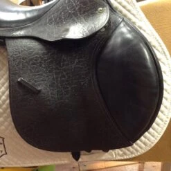 County Solution Jump Saddle - 17.5" -For the Horse Store IMG 4948