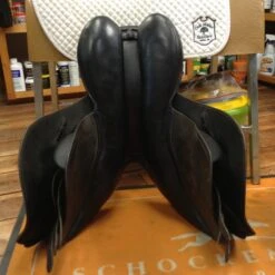 County Solution Jump Saddle - 17.5" -For the Horse Store IMG 4952
