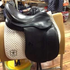2020 Stubben 1894 Dressage Saddle - 17.5" 23 2020 Stubben 1894 Dressage Saddle - 17.5" -For the Horse Store IMG 4977