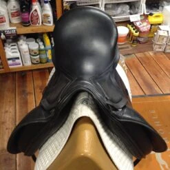 George Gullikson Dressage Saddle - 17.5" -For the Horse Store IMG 4994