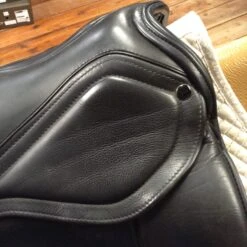 George Gullikson Dressage Saddle - 17.5" -For the Horse Store IMG 4997