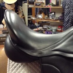 George Gullikson Dressage Saddle - 17.5" -For the Horse Store IMG 4998