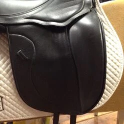 George Gullikson Dressage Saddle - 17.5" -For the Horse Store IMG 4999