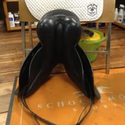 George Gullikson Dressage Saddle - 17.5" -For the Horse Store IMG 5003