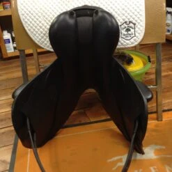 Equipe EK-GO Jump Saddle - 17.5" -For the Horse Store IMG 5068
