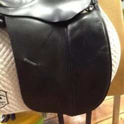 Albion Platinum Ultima Dressage Saddle - 17.5" -For the Horse Store IMG 5082