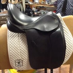 Black Country Eloquence Dressage Saddle - 17.5" -For the Horse Store IMG 5111