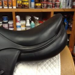 2012 Devoucoux Chiberta Monoflap - 18" 17 2012 Devoucoux Chiberta Monoflap - 18" -For the Horse Store IMG 5122