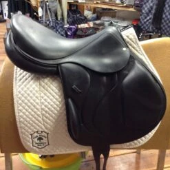 2012 Devoucoux Chiberta Monoflap - 18" 22 2012 Devoucoux Chiberta Monoflap - 18" -For the Horse Store IMG 5127