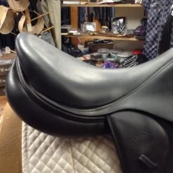 2012 Devoucoux Chiberta Monoflap - 18" 25 2012 Devoucoux Chiberta Monoflap - 18" -For the Horse Store IMG 5129