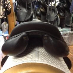 2012 Devoucoux Chiberta Monoflap - 18" 28 2012 Devoucoux Chiberta Monoflap - 18" -For the Horse Store IMG 5132