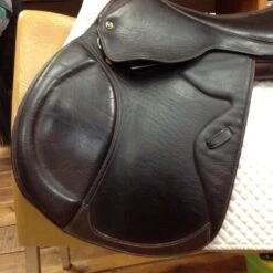 SOLD M Toulouse Premia Jump Saddle - 18" -For the Horse Store IMG 5156