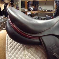 2013 Devoucoux Chiberta Monoflap Jump Saddle- 17.5" -For the Horse Store IMG 5194