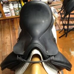 Custom Saddlery Revolution Dressage Saddle - 17" -For the Horse Store IMG 5254