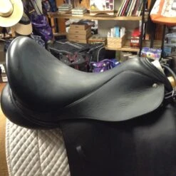 Custom Saddlery Revolution Dressage Saddle - 17" -For the Horse Store IMG 5258