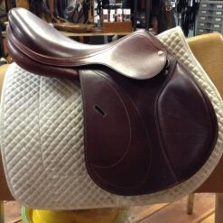 Equipe Expression Jump Saddle - 17.5" -For the Horse Store image 1752ad65 b635 4b13 b7d1 07158ee8761e