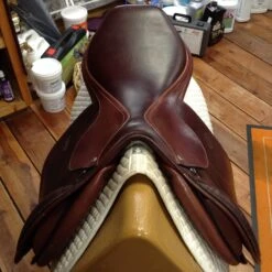 Equipe Expression Jump Saddle - 17.5" -For the Horse Store image 25c82224 5c9f 4c33 94f2 024f1bb3f0d7