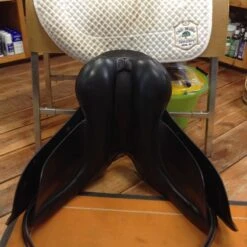 Ideal Dressage Saddle - 17" -For the Horse Store image 70576f35 a438 4be1 aa30 e8f9ab57856c